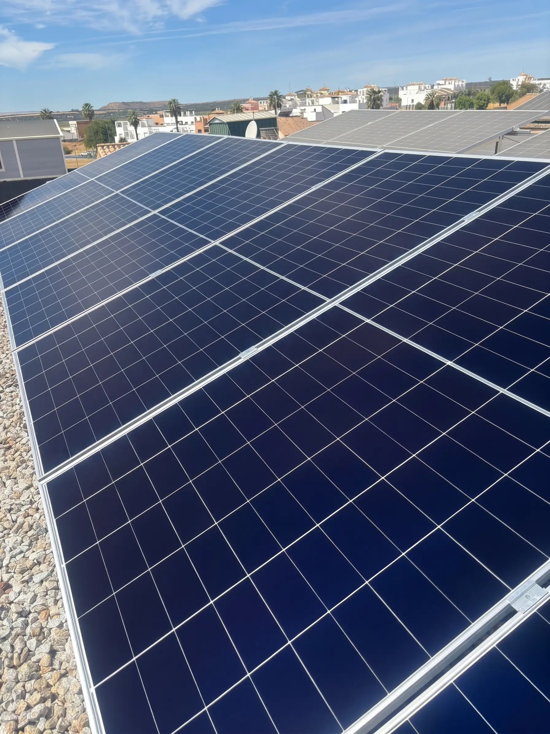 Instalación de placas solares en pérgola en Gerena Sevilla